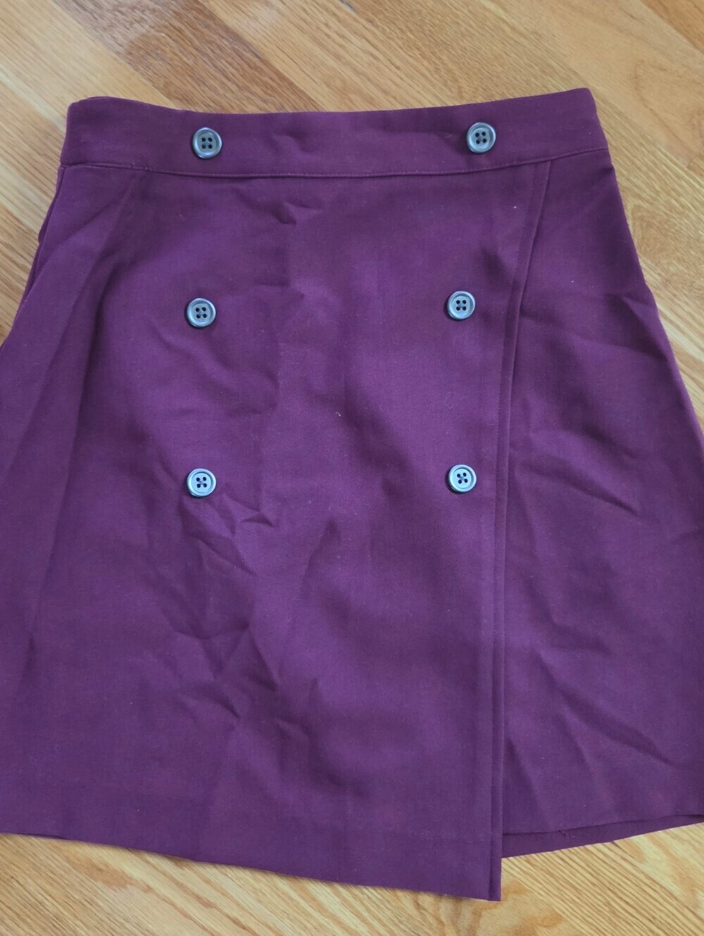 Banana Republic Plum Purple Wrap Mini Skirt Button Detail Size 0 - Picture 3 of 5